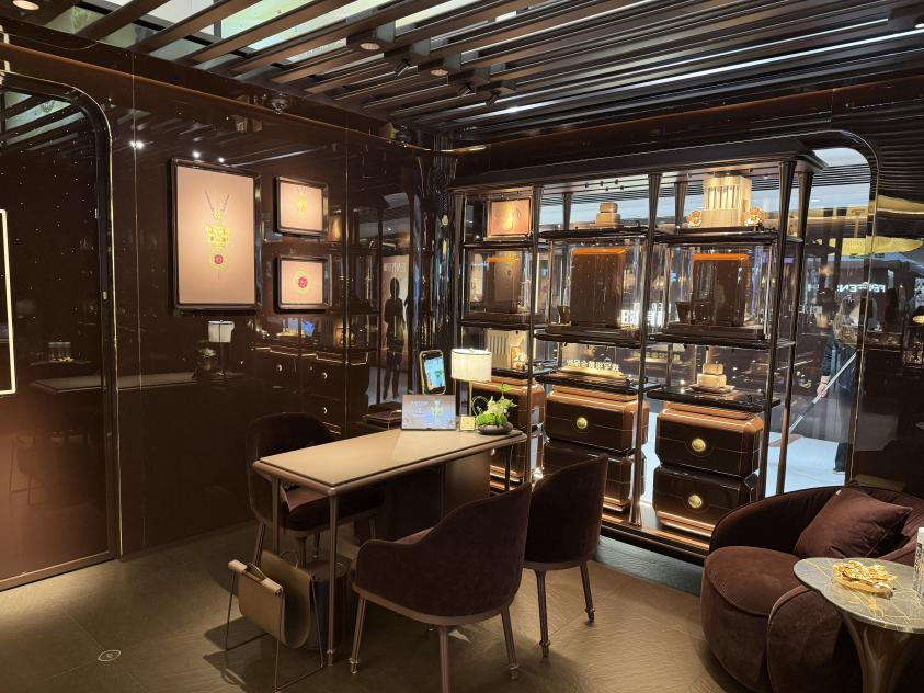 东方奢韵，藏于金｜君佩黄金杭州大厦店，以文化内核重构高奢认知